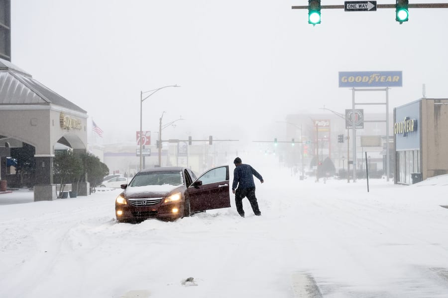 Deadly Winter Storm Sweeps Across US, Killing at Least 11 and Disrupting Millions