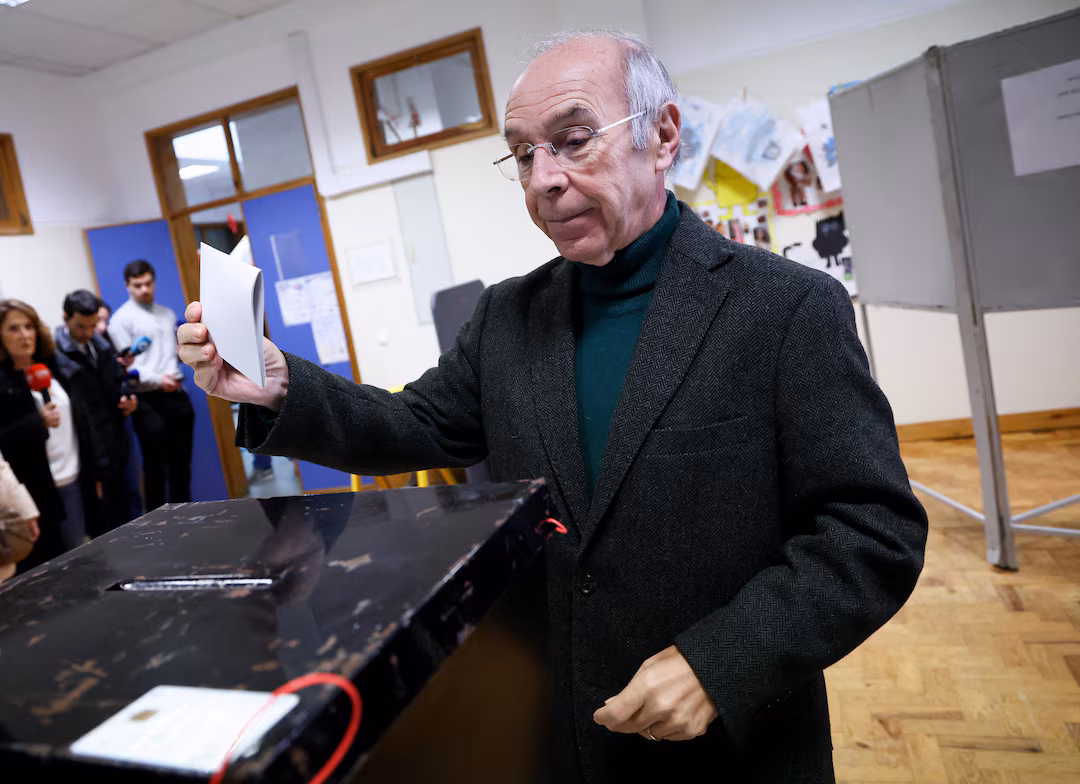 Portuguese voters casting ballots in tight presidential election
